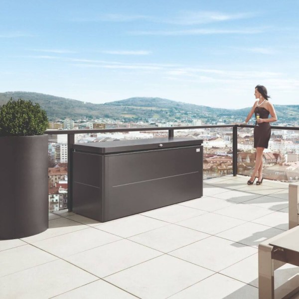 Loungebox-sotet-hero